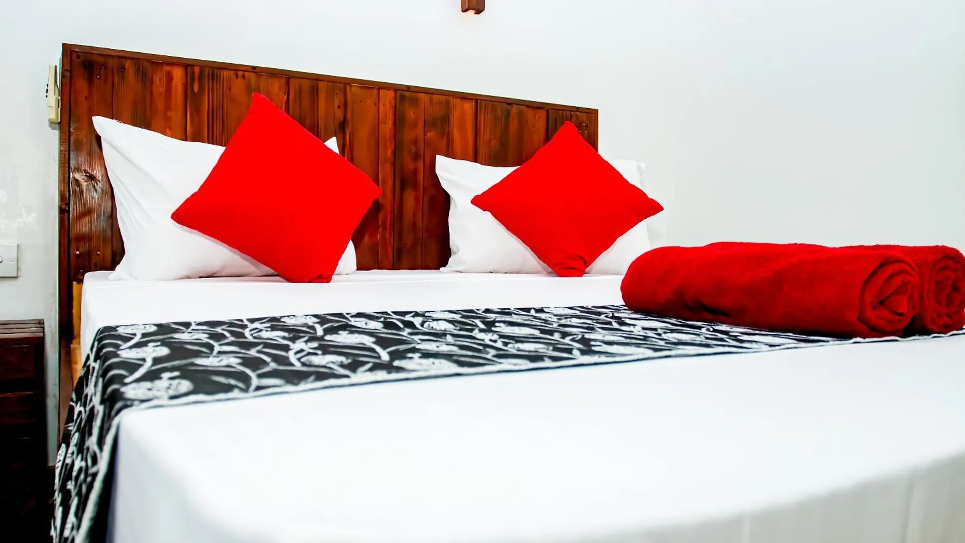 Mandavilla Airport Transit Hotel Katunayake 3*,  Sri Lanka