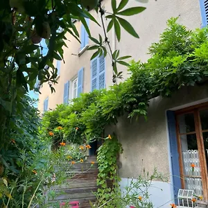 clos-st-joseph.hotels-rhonealpes.com/